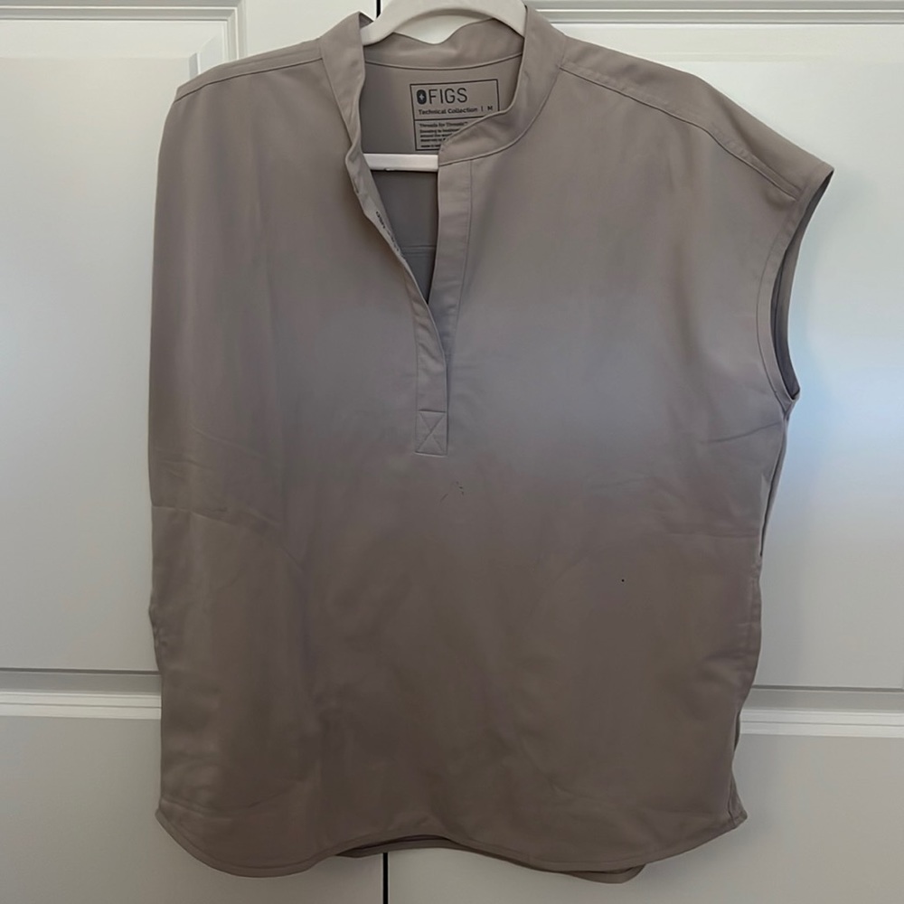 Figs Scrub Top